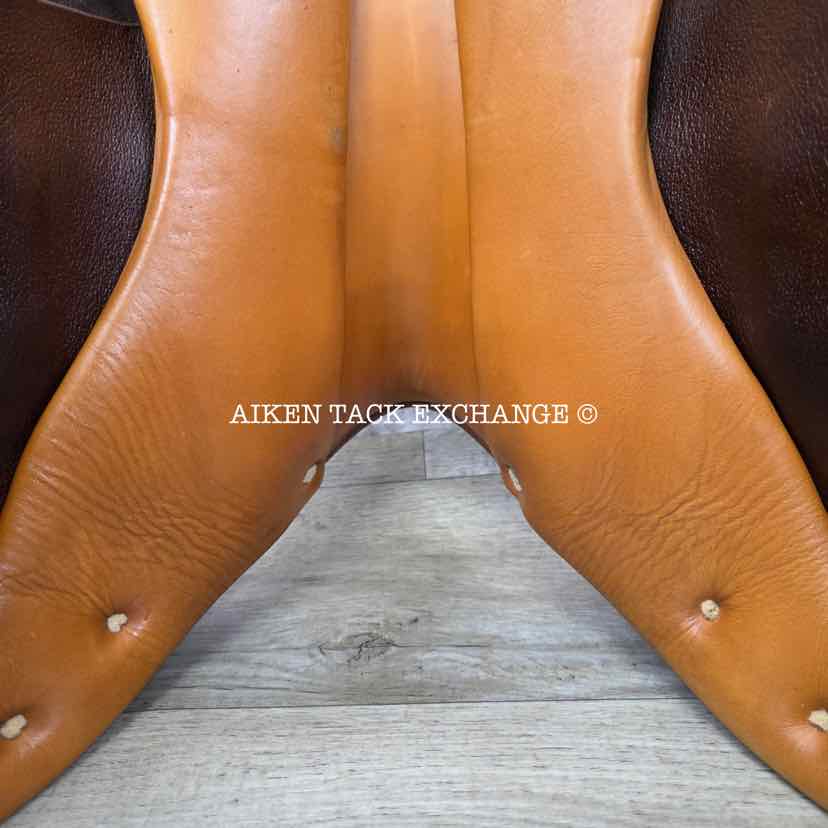 **SOLD** Collegiate Ruiz Diaz Close Contact Jump Saddle, 16.5" Seat, Medium Tree, Foam Panels