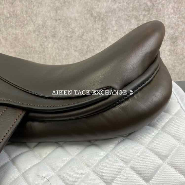 **SOLD** Marcel Toulouse Denise DL Close Contact Jump Saddle, 17" Seat, Medium/Medium Wide Tree, Foam Panels