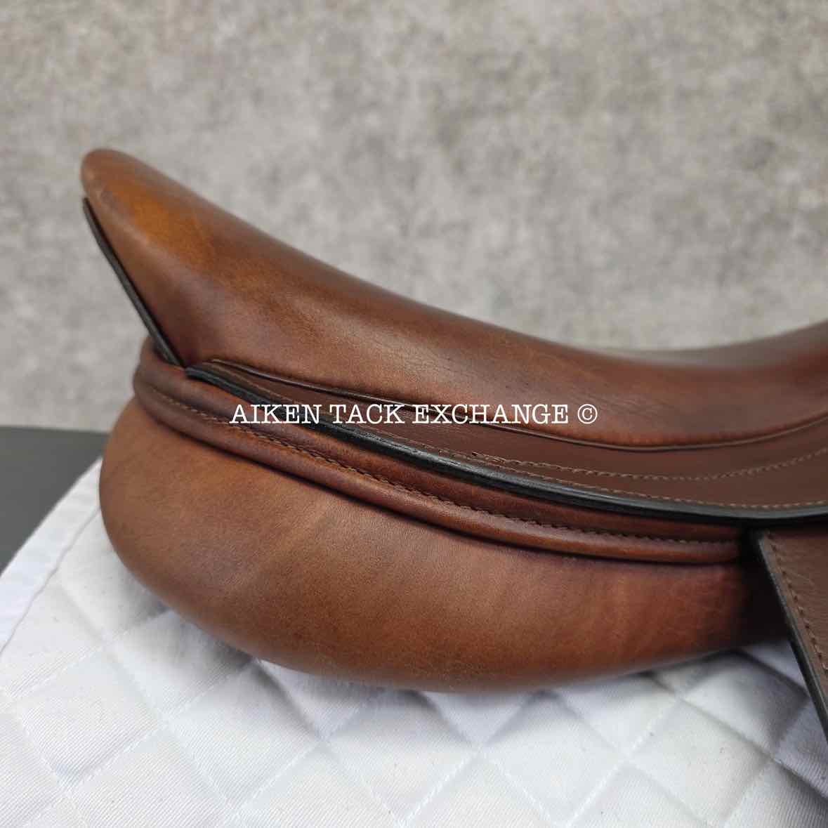 2007 Circuit by Dover Saddlery Close Contact Jump Saddle, 18" Seat, Medium Wide Tree, Foam Panels