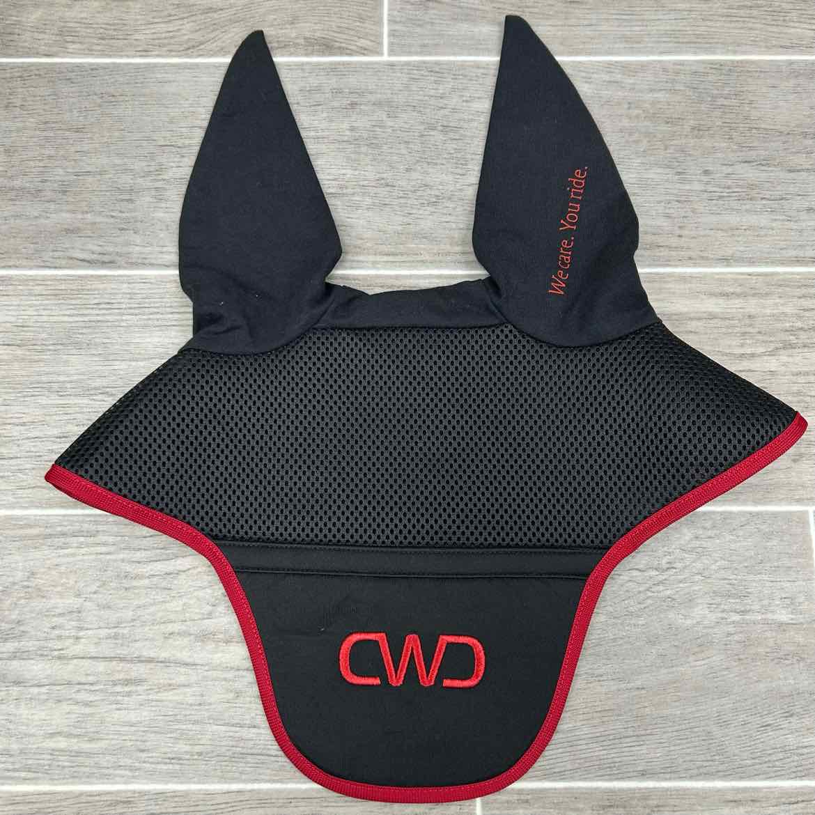 CWD Jumping Saddle Pad with Matching Ear Bonnet, Size Full