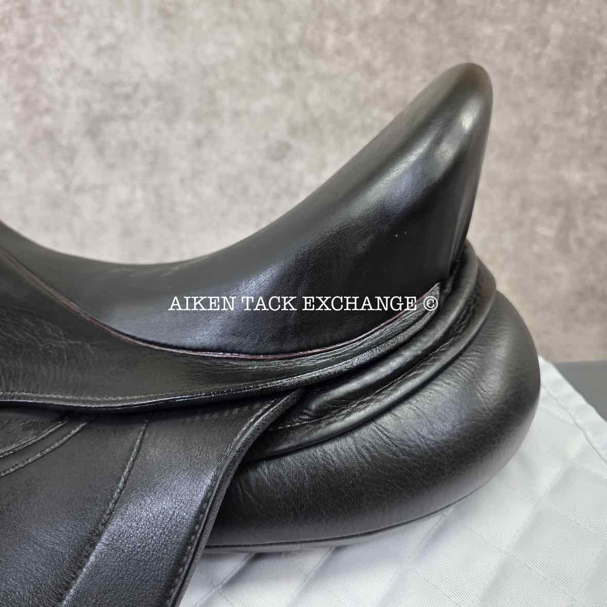 2006 DK Saddlery Freedom Monoflap Dressage Saddle, 17" Seat, M/MW Tree, Wool Flocked Panels