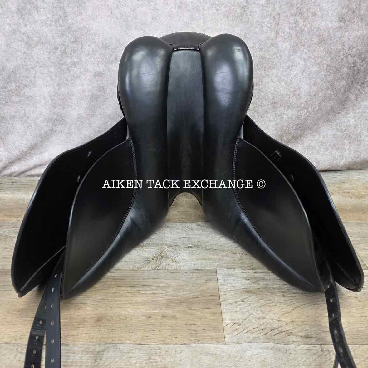 **SOLD** 2019 Stubben 1894 Dressage Saddle, 18" Seat, 30cm Tree - M/MW, Wool Flocked Panels