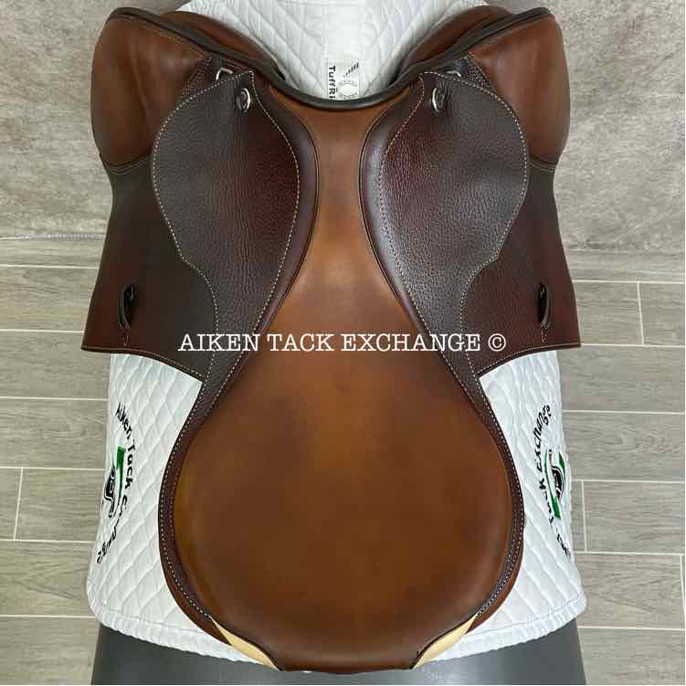 **SOLD** 2019 Prestige Paris Classic Close Contact Jump Saddle, 18" Seat, 33 Tree - Medium (Adjustable), Foam Panels
