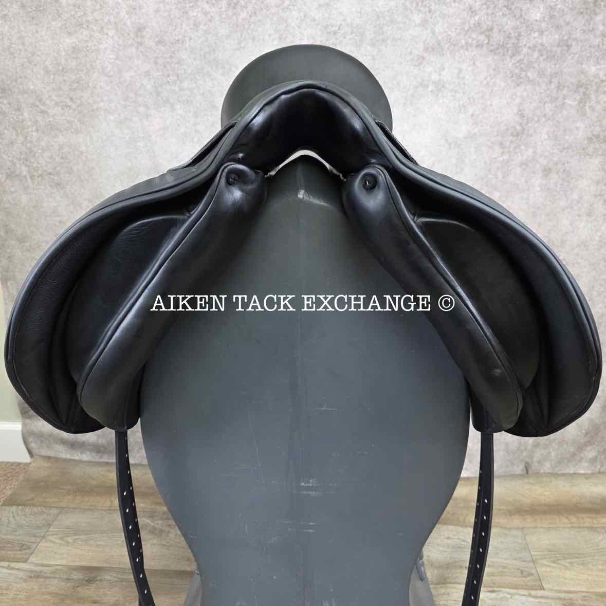 2015 MacRider Lexington Dressage Saddle, 17.5" Seat, Medium Tree, Wool Flocked Panels