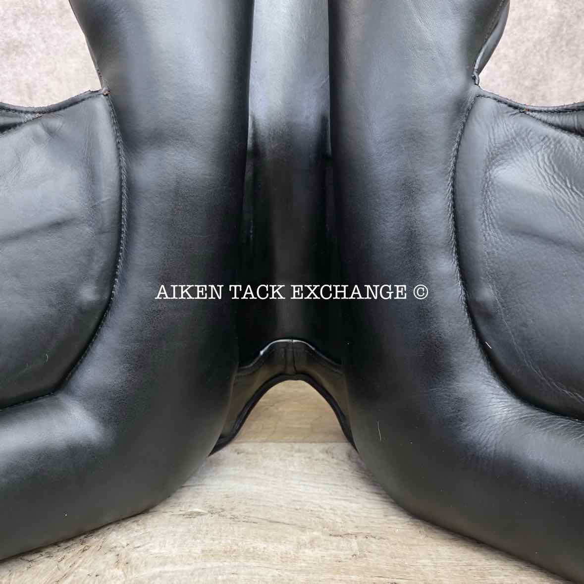 2018 Custom Saddlery Icon Flight Monoflap Dressage Saddle, 17.5" Seat, Adjustable Tree, Wool Flocked Panels