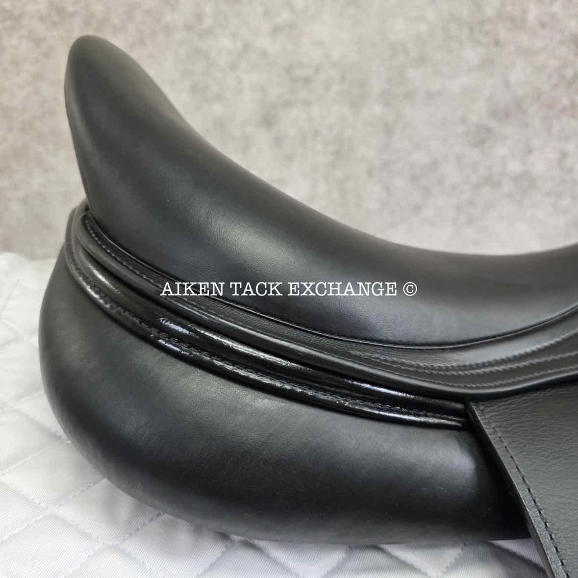 2023 Amerigo Pasubio Pinerolo Dressage Saddle, 18" Seat, Medium Tree, Wool Flocked Panels