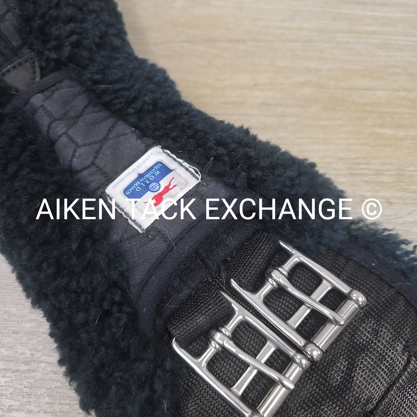 Mattes Anatomic Sheepskin Short Girth, Black, 22"