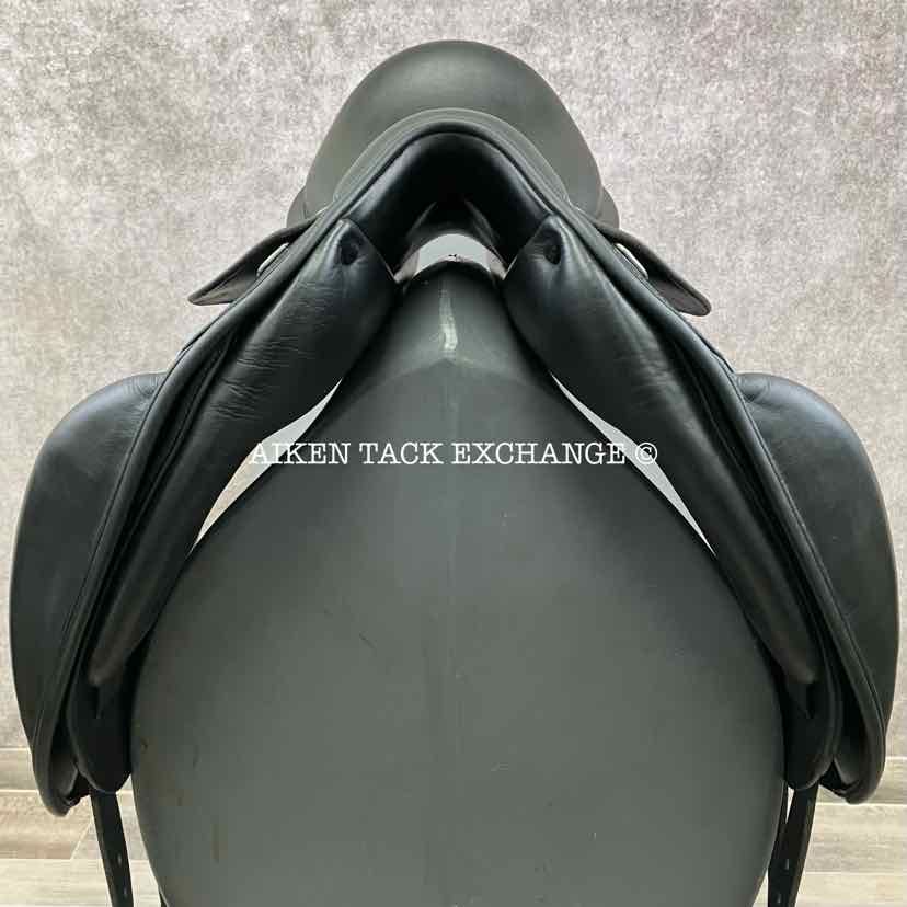 2009 Amerigo Vega Dressage Saddle, 18" Seat, Medium Tree, Wool Flocked Panels