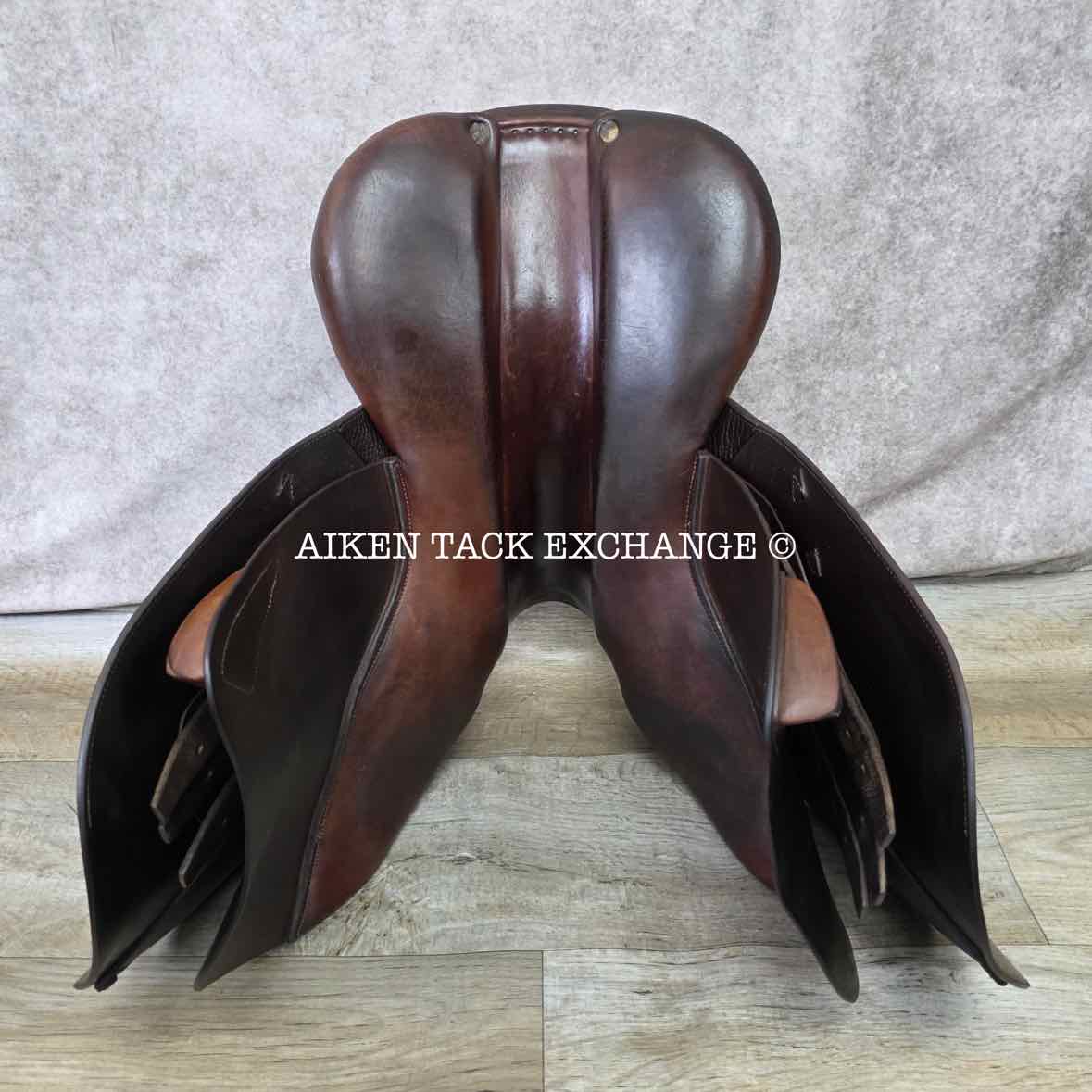 2010 CWD SE01 Close Contact Jump Saddle, 17" Seat, 3L Flap, Medium Wide Tree, Foam Panels