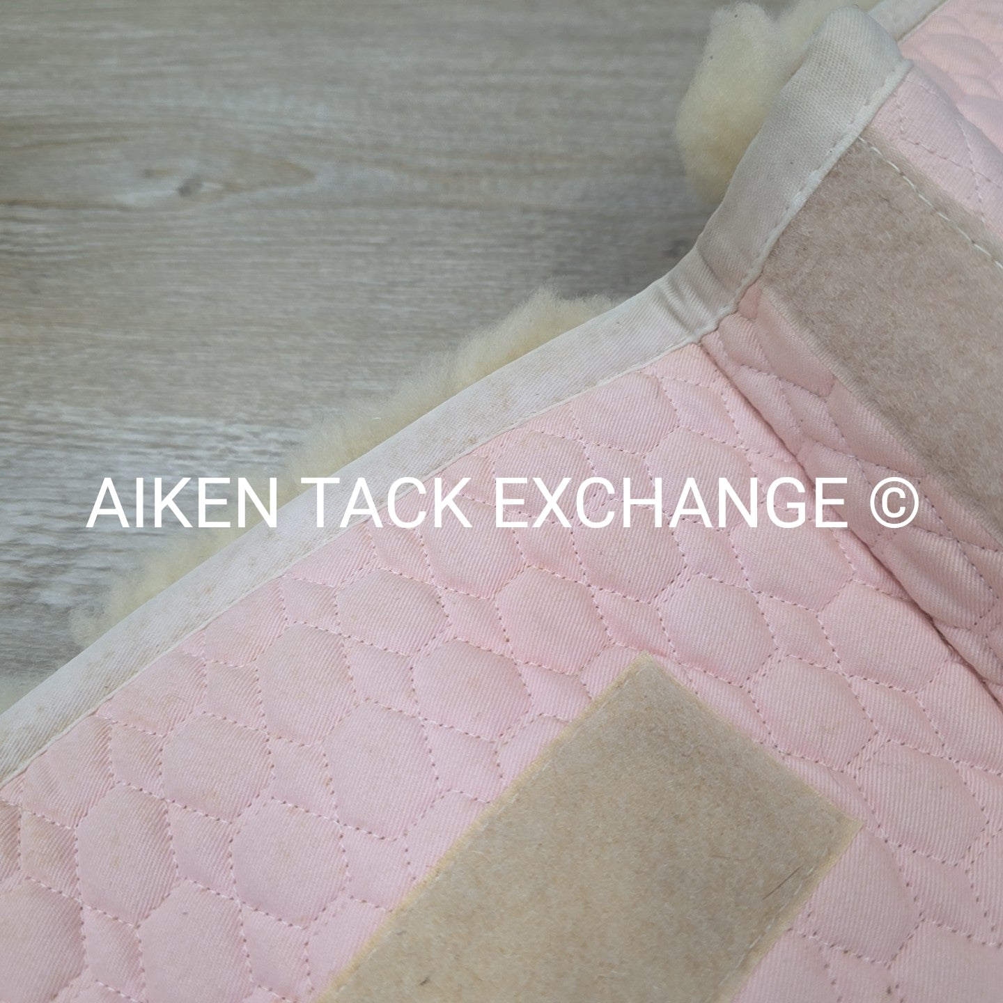 Mattes Sheepskin Saddle Pad for Treeless Saddle, Size Medium