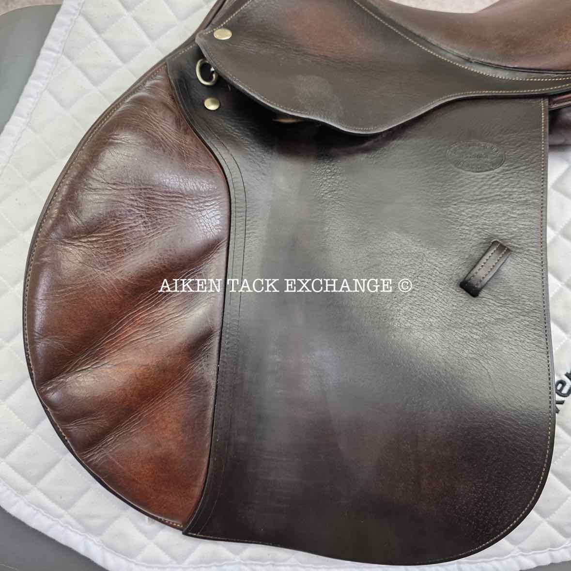 2003 Devoucoux Socoa Jump Saddle, 17" Seat, 2 Flap, Medium Wide Tree, Wool Flocked Panels