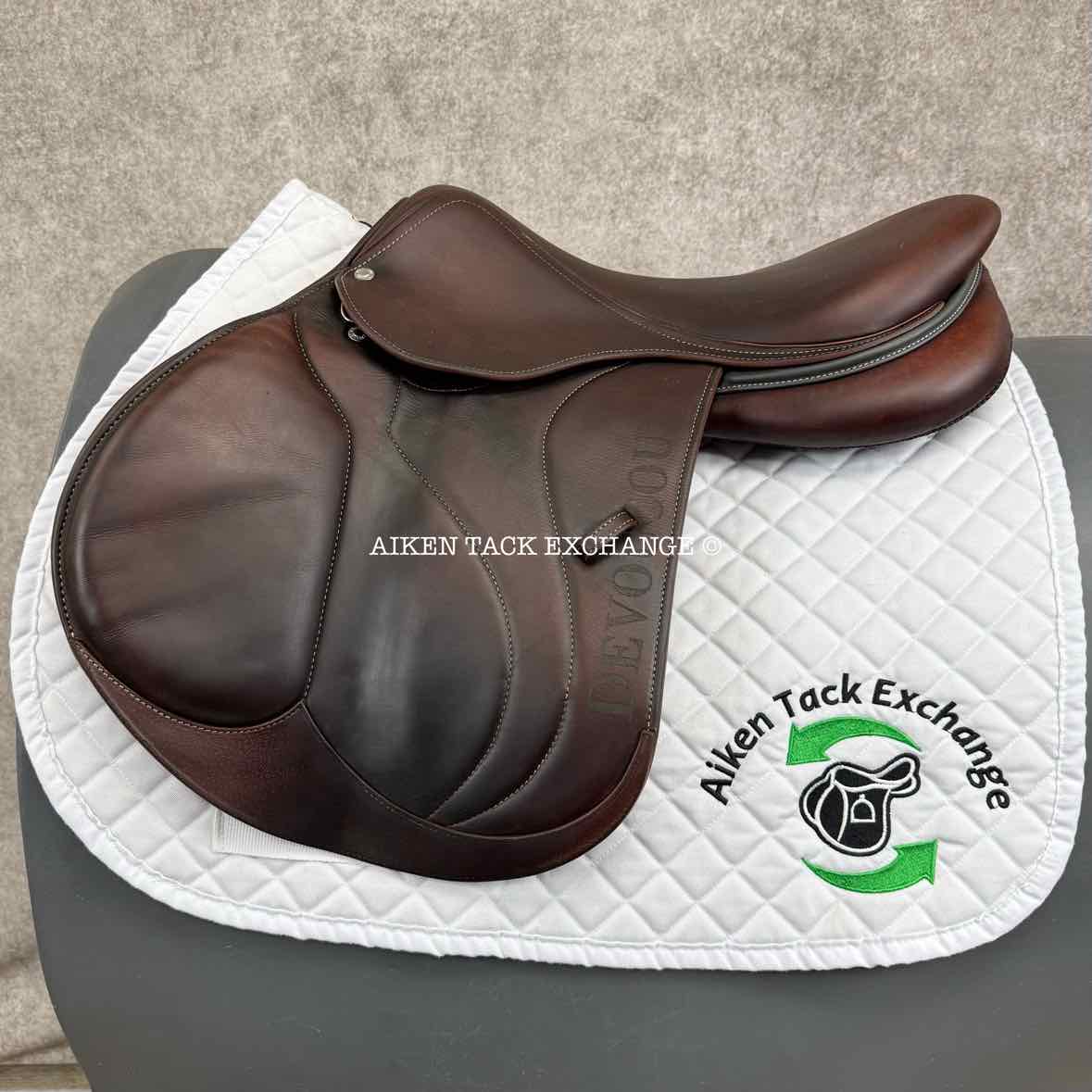 2022 Devoucoux Biarritz S Close Contact Jump Saddle, 17.5" Seat, 2AA Flap, Medium Tree, D3D Panels, Full Buffalo Leather