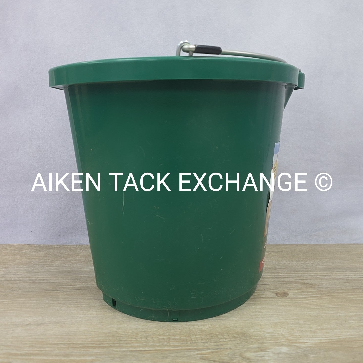 Farm Innovators Heated Flat Back Bucket, 5 Gal