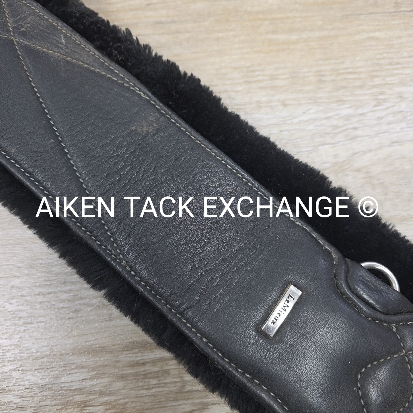 LeMieux Arika Simuwool Contour Long Girth, Black, 52"