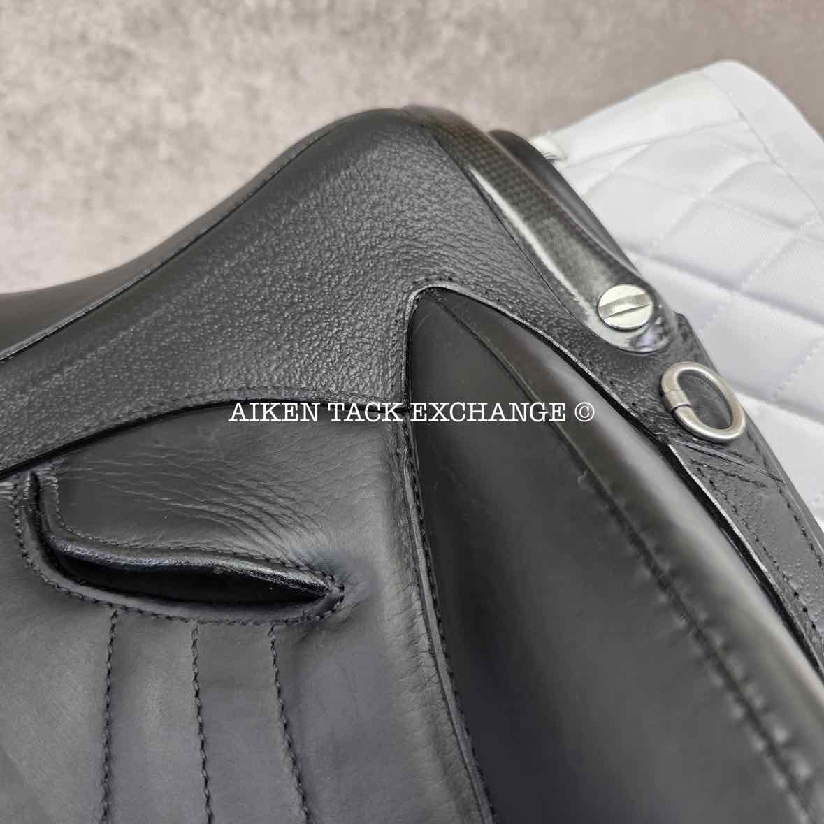 2021 Devoucoux Makila Harmonie Monoflap Dressage Saddle, 17.5" Seat - 002, 2A Flap, Dynamick Tree - Medium, D3D Panels