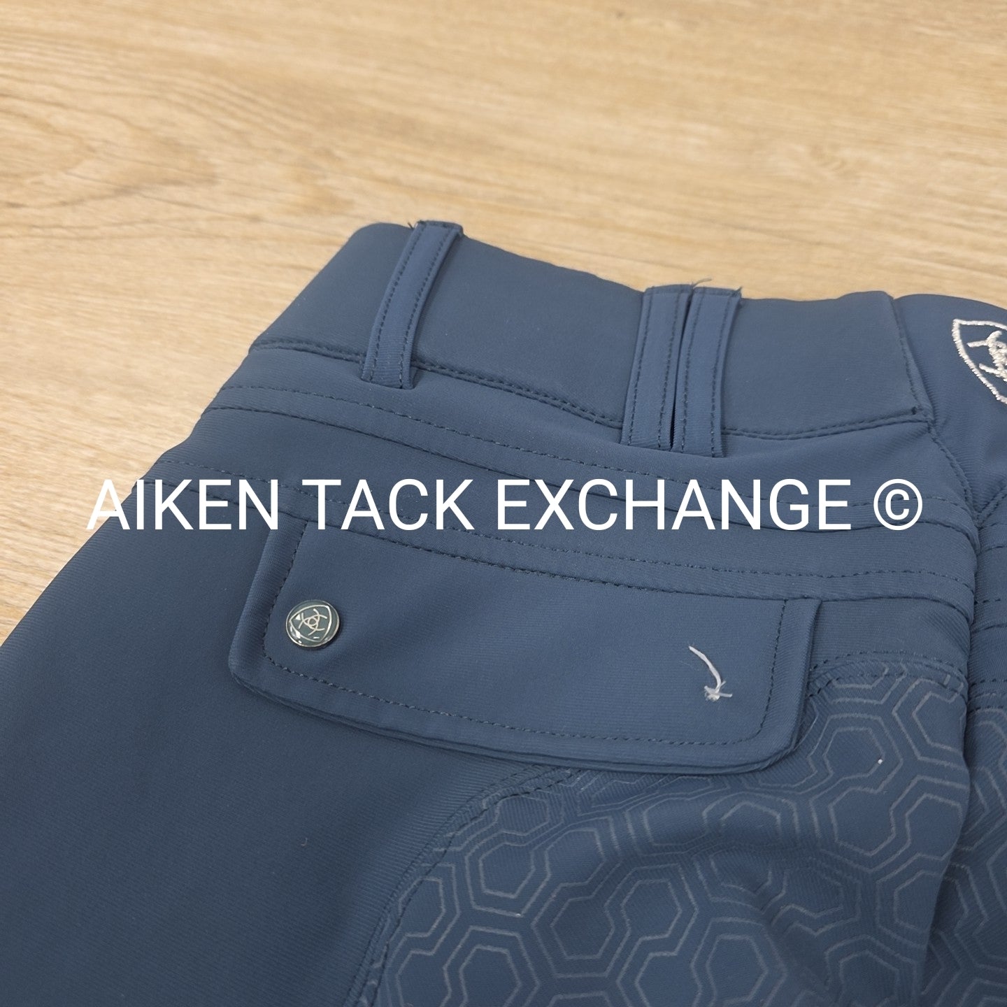 Ariat Tri Factor Full Seat Breeches, Women's 26 (missing 1 pocket button)