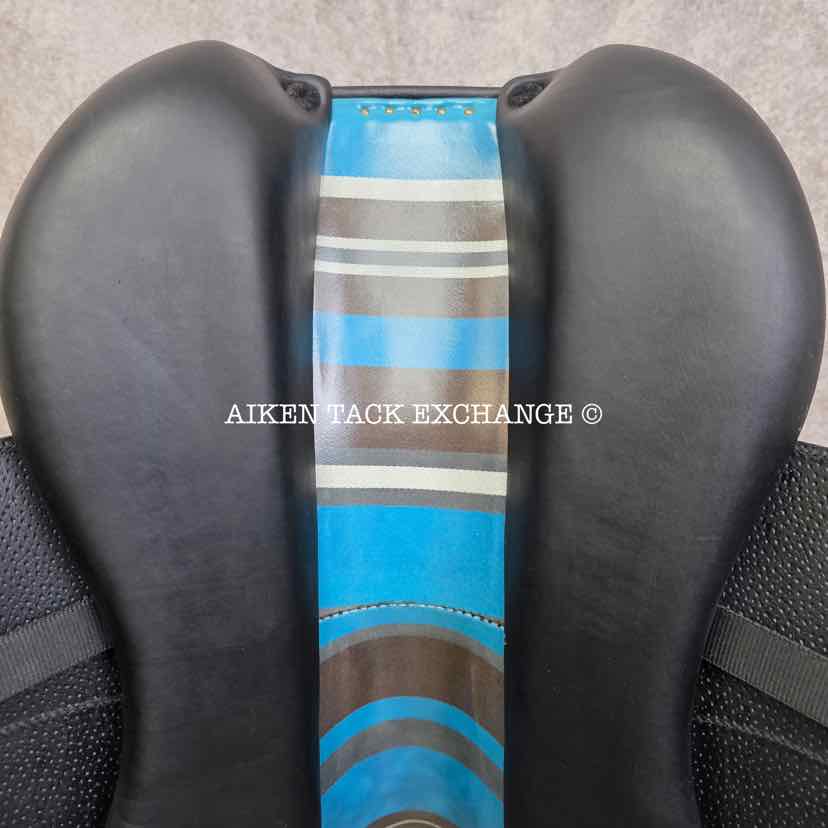 **SOLD** 2022 Voltaire Adelaide Monoflap Dressage Saddle, 17.5" Seat, 2AA Flap, Wide Tree, PRO Panels, Full Buffalo Leather