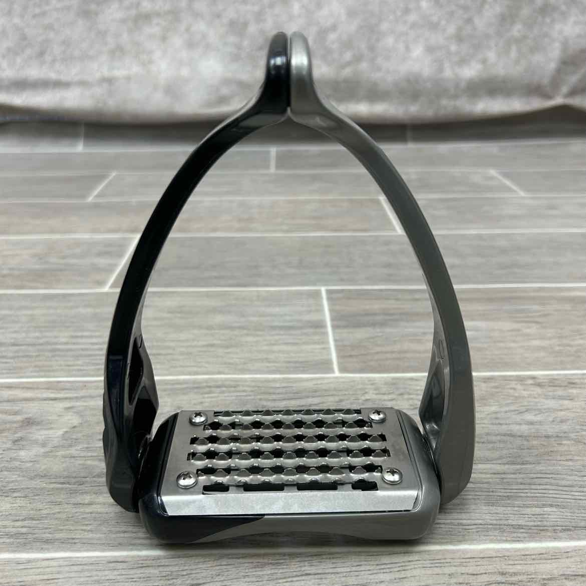 Acavallo Opera Stirrup Irons 4.75"