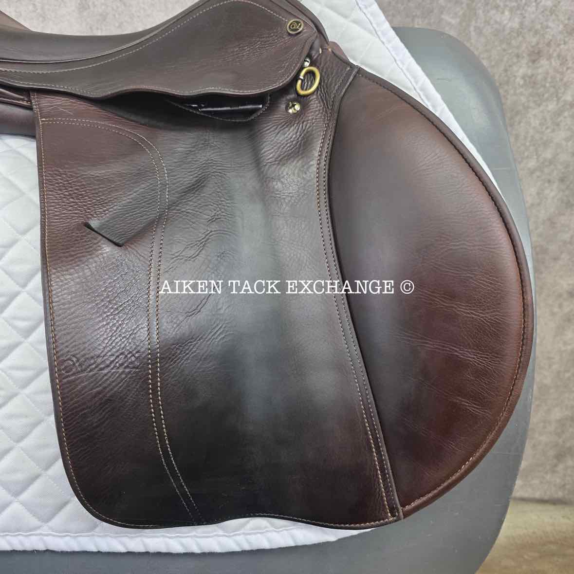 2017 Ovation San Telmo Close Contact Jump Saddle, 18" Seat, Adjustable Tree - XCH Changeable Gullet, Foam Panels