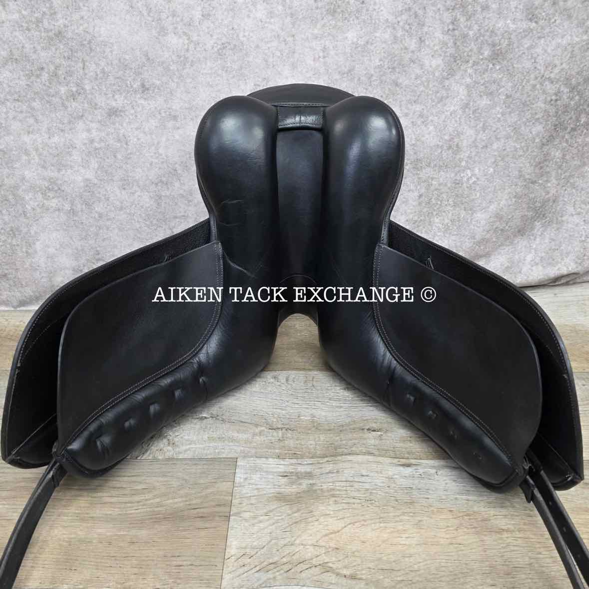 2016 Ovation Salinero II Dressage Saddle, 16.5" Seat, Adjustable Tree - XCH Changeable Gullet, Wool Flocked Panels
