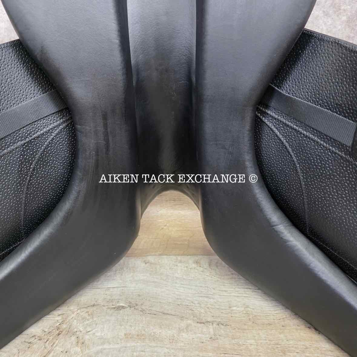 2018 Forestier Aachen Monoflap Dressage Saddle, 17" Seat, 1 Flap, MW/W Tree, PRO Panels, Full Buffalo Leather
