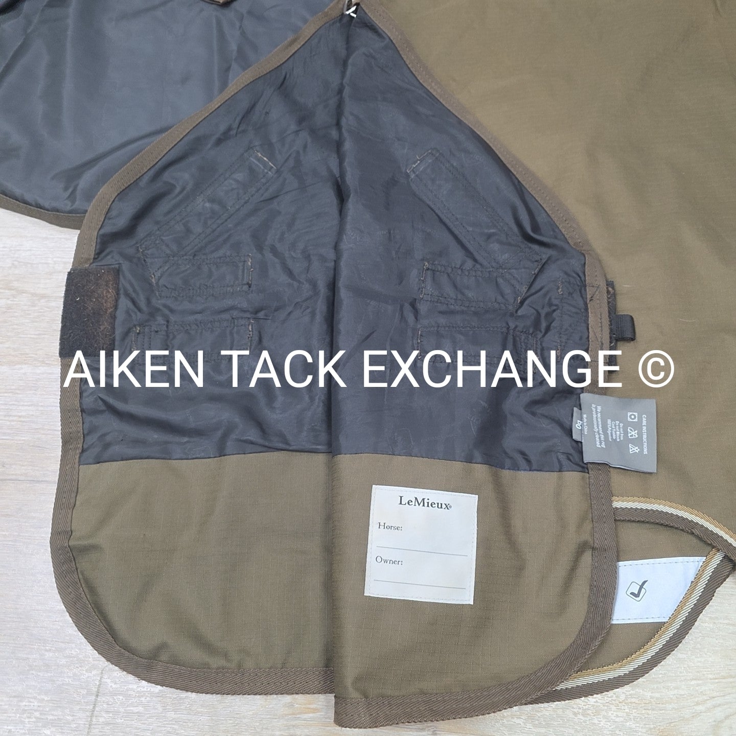 LeMieux Arika Ripstop 0g Turnout Rug w/ Neck Cover, Size 75"