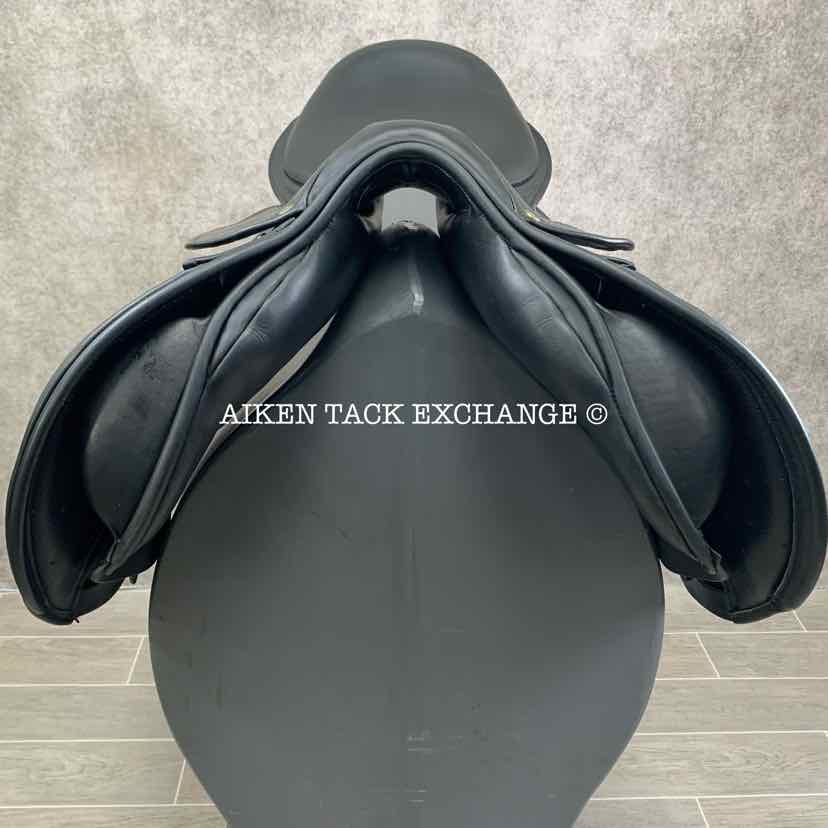 2011 County Innovation Jump Saddle, 17.5" Seat, Forward Flap, Medium Tree, Wool Flocked Skid Row Panels