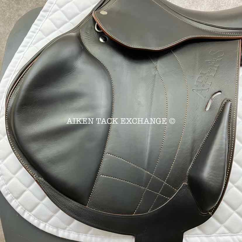 **SOLD** 2022 Arion Atlas Cross Country Monoflap Jump Saddle, 17.5" Seat, 2A Flap, Medium Wide Tree, Foam Panels, Full Buffalo Leather