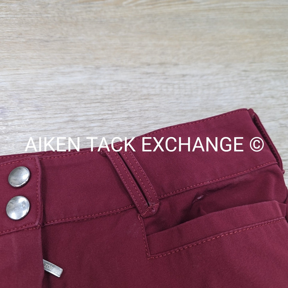 For Horses Silicone Knee Patch Breeches, Size US 28 / I 44