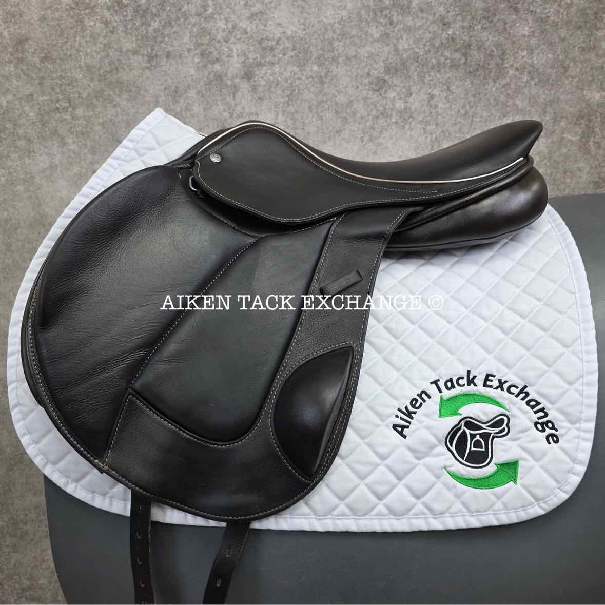 **SOLD** 2018 Custom Saddlery Fleur De Lys Monoflap Jump Saddle, 17.5" Seat, Adjustable Tree, Wool Flocked Panels