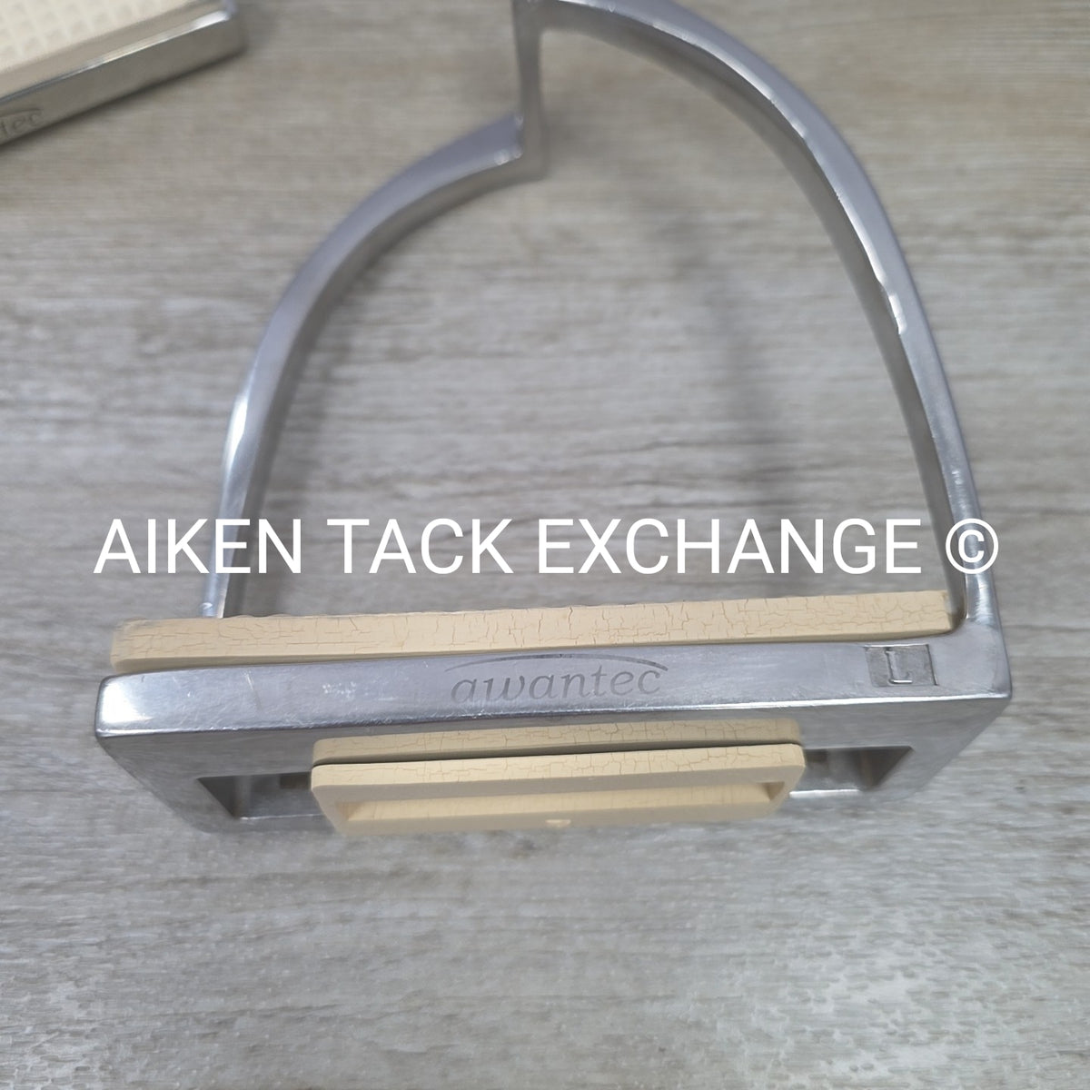 Awantec Offset Eye Stirrup Irons, 4.75"