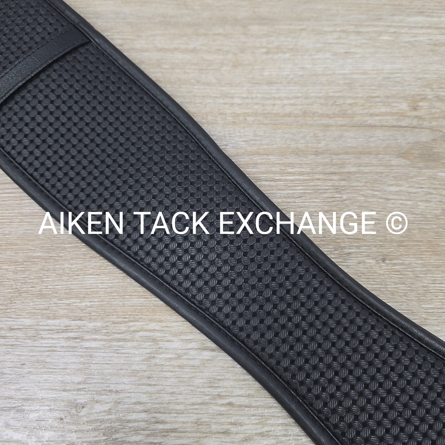 Wintec Chafeless Synthetic Girth, Black, 46"