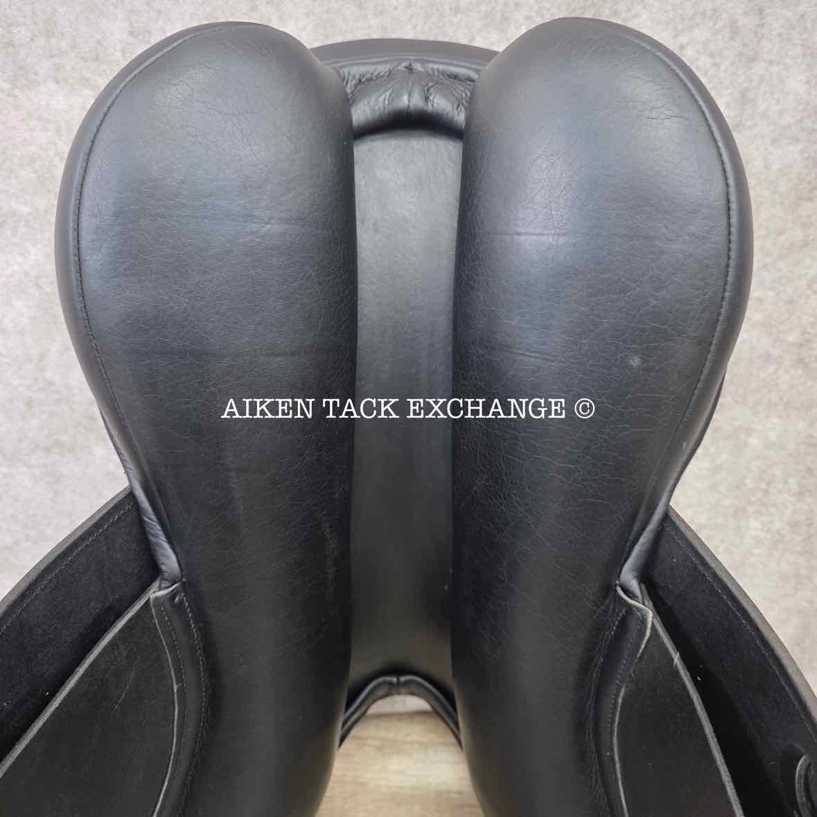 2007 County Innovation Jump Saddle, 18" Seat, Medium Tree, Wool Flocked Panels