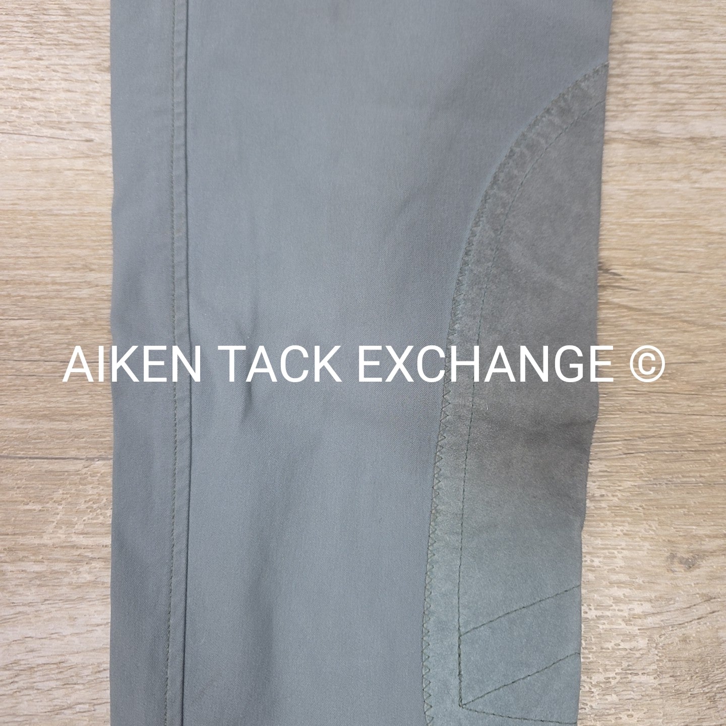 Tailored Sportsman Trophy Hunter Knee Patch Breeches, Size 28