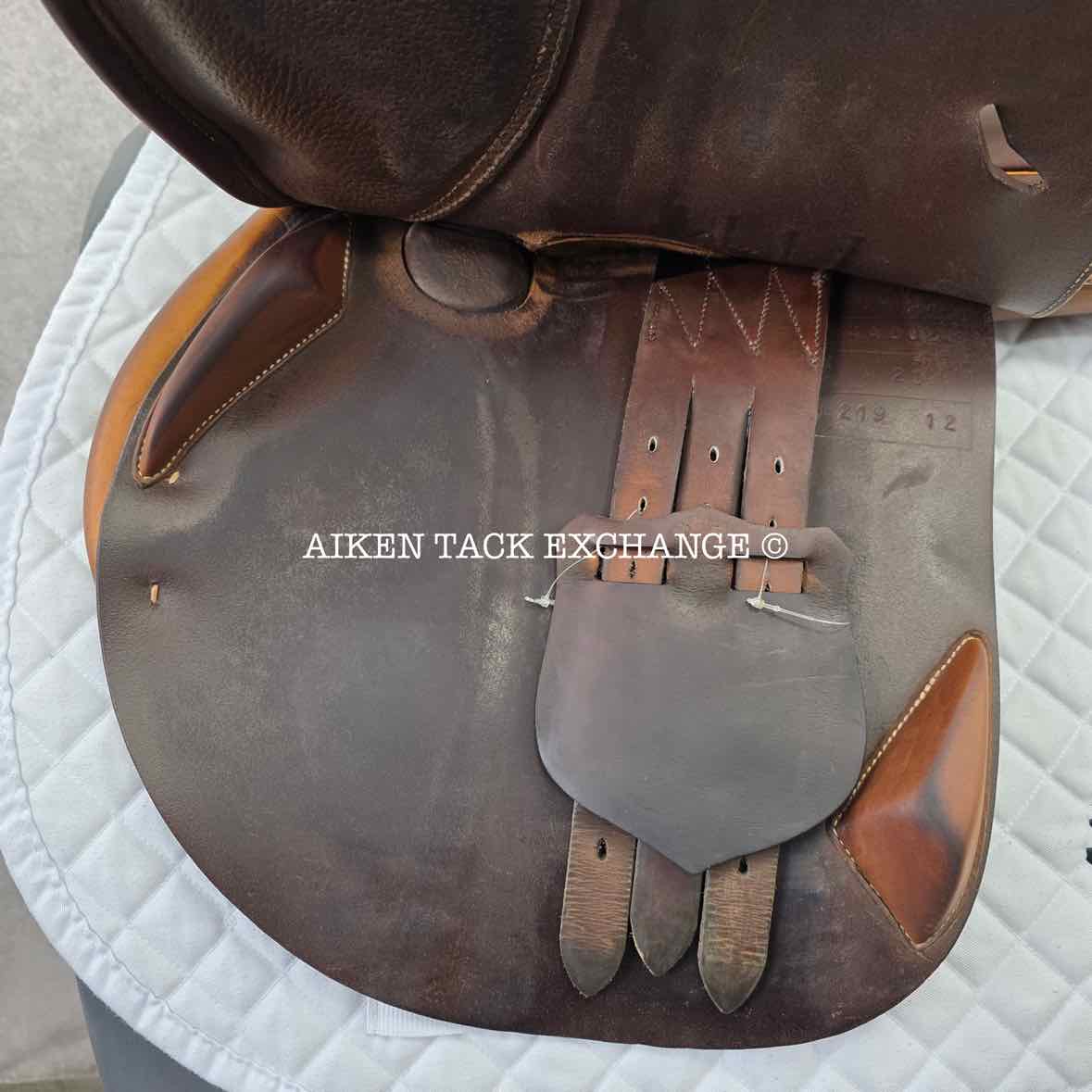 2012 Antares Close Contact Jump Saddle, 18" Seat, 4A Flap, Medium Tree, Foam Panels