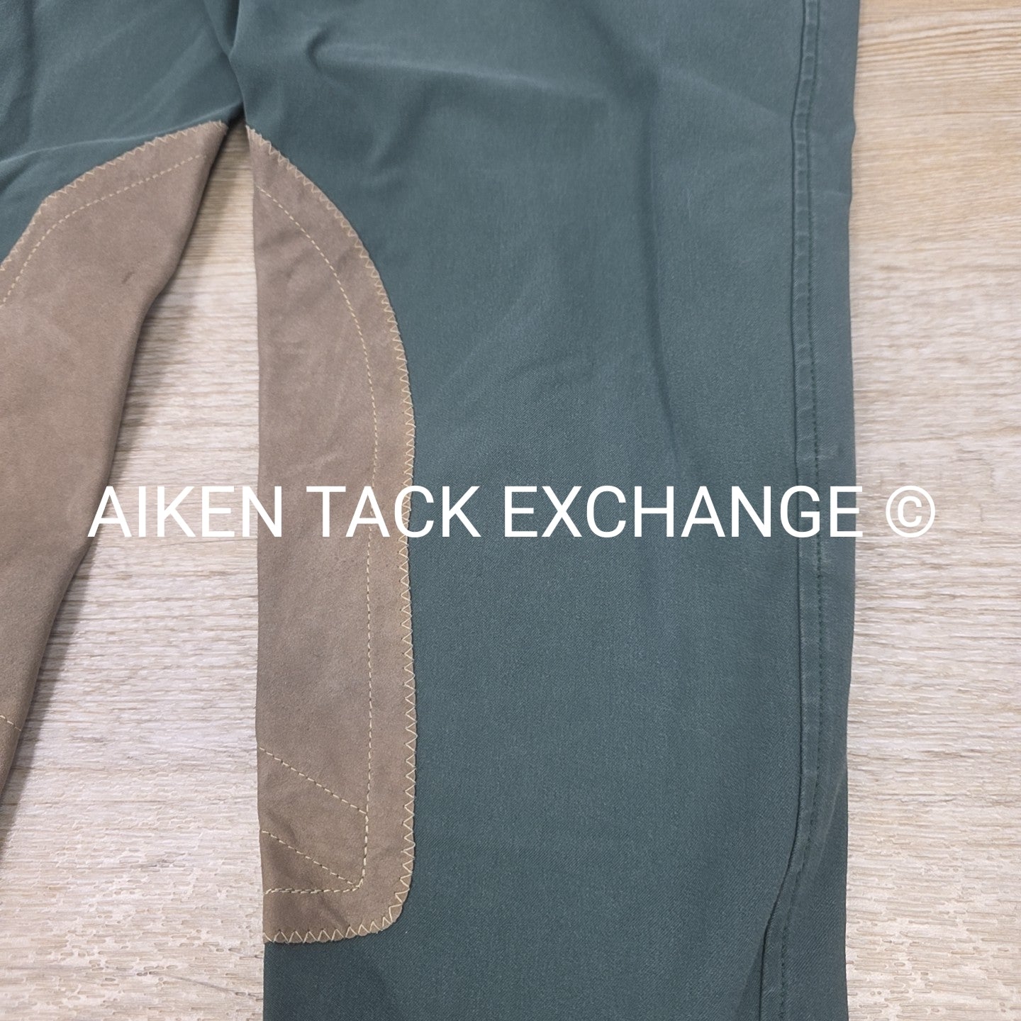 Tailored Sportsman Trophy Hunter Knee Patch Breeches, Size 32 R