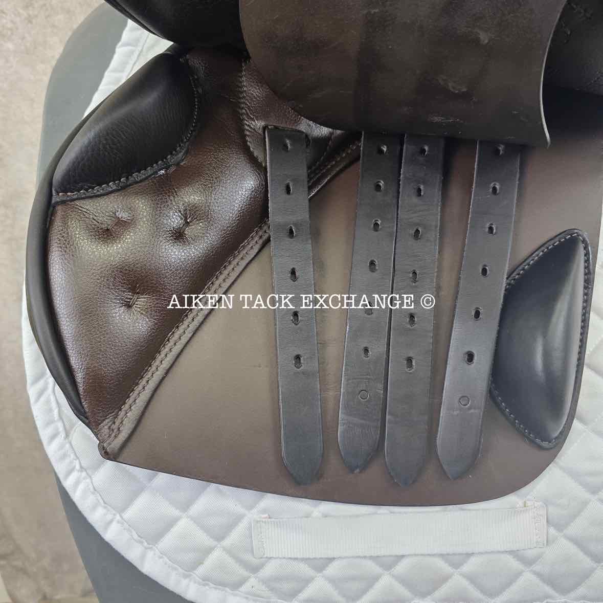 2025 Stubben Roxane Jump Saddle, 18" Seat with Biomex, 28cm Tree - Medium Narrow, Wool Flocked Panels