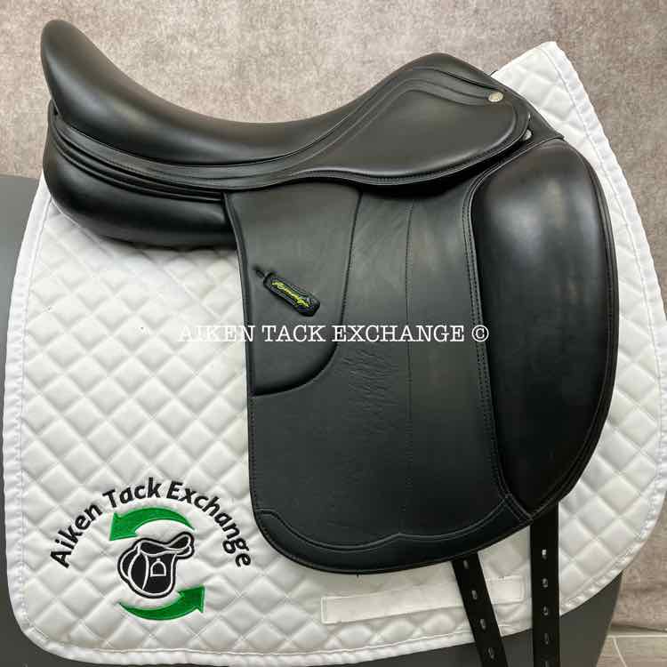 **SOLD** 2021 Amerigo Vega Dressage Deluxe Special Saddle, 18" Seat, Medium Wide Tree, Wool Flocked Panels