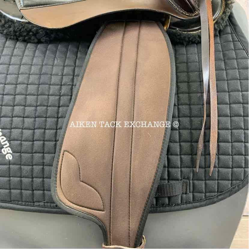 **SOLD** Unknown Brand Endurance Saddle, 17.5" Seat, Auto-Adjusting Tree with Flex Panels