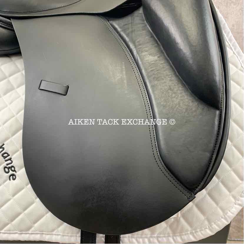 **SOLD** 2023 Zaldi New Generation London Dressage Saddle, 17.5" Seat, Adjustable Tree - Changeable Gullet, Wool Flocked Panels