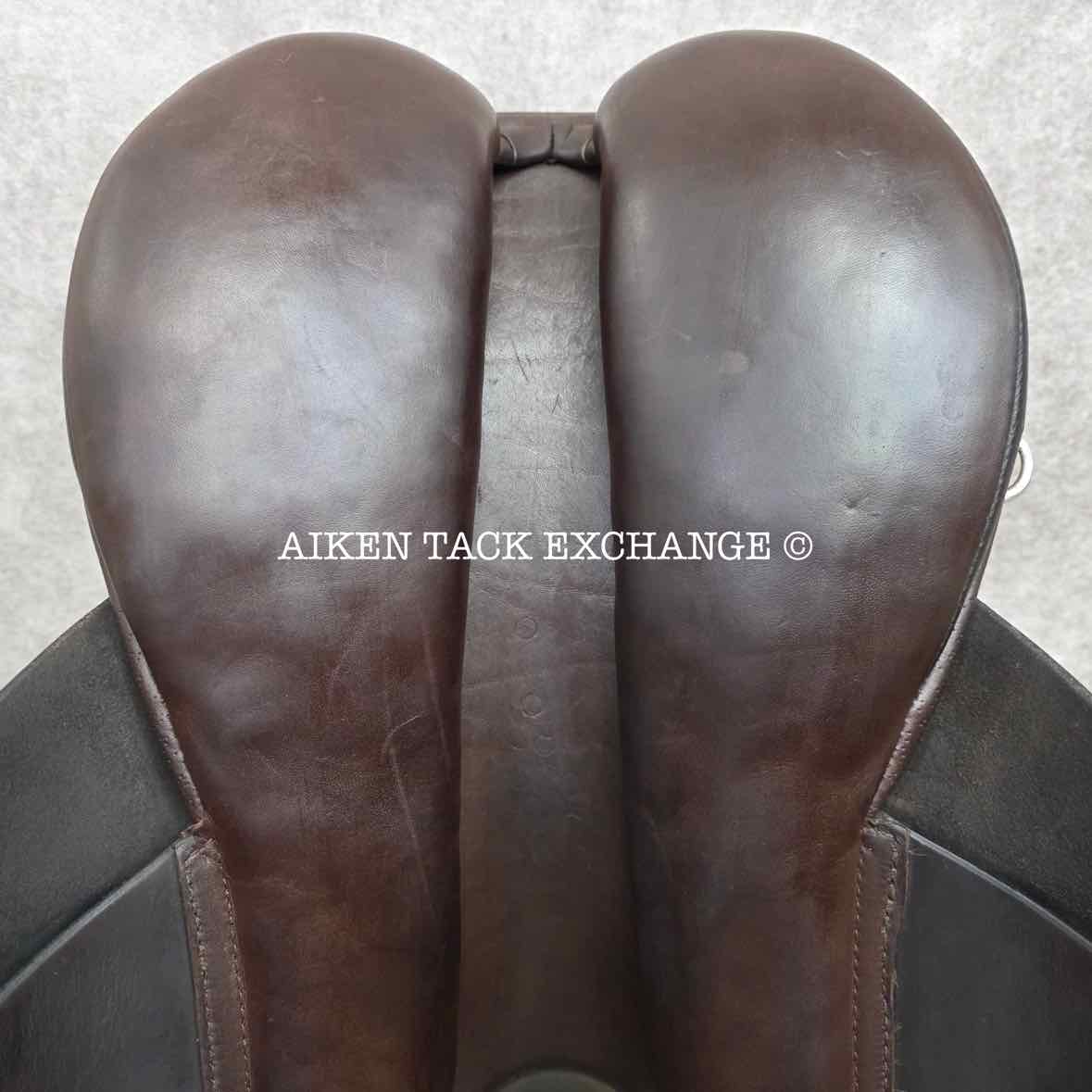 Ainsley Chester Jump Saddle, 17" Seat, Forward Flap, Medium Tree, Wool Flocked Panels