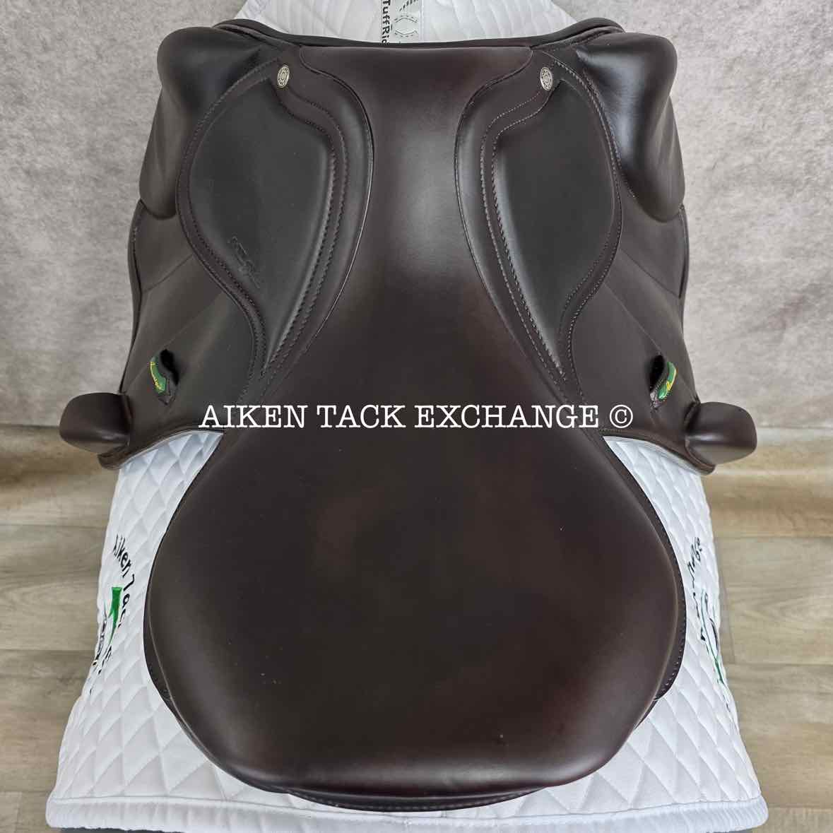 **SOLD** 2023 Amerigo Vega Salto Monoflap Jump Saddle, 17" Seat, Medium Tree, Wool Flocked Panels