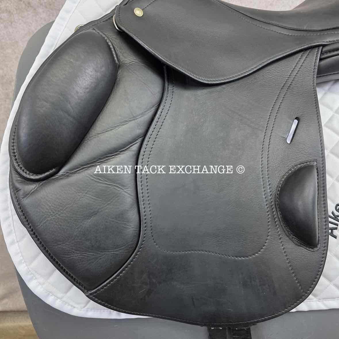 **On Trial** 2010 Schleese Eagle XC Monoflap Jump Saddle, 18" Seat, Adjustable AdapTree, Wool Flocked Panels