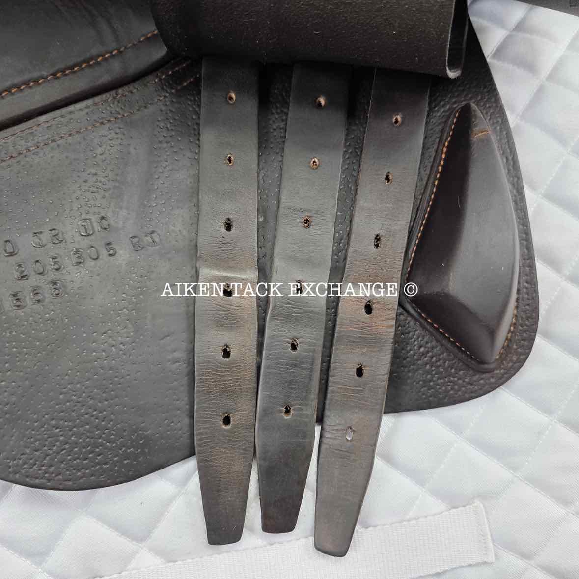 **SOLD** 2012 CWD SE02 Close Contact Jump Saddle, 17" Seat, 1C Flap, Medium Tree, Foam Panels