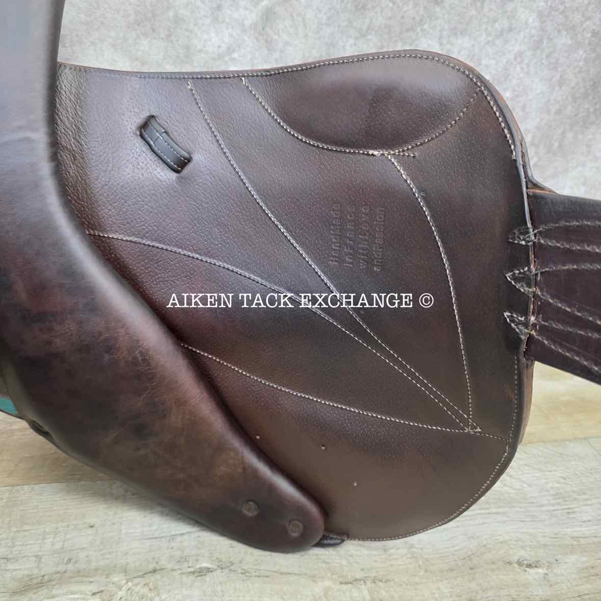 2014 Voltaire Lexington Monoflap Jump Saddle, 18.5" Seat, 3AA Flap, Medium Wide Tree, Foam FIN Panels