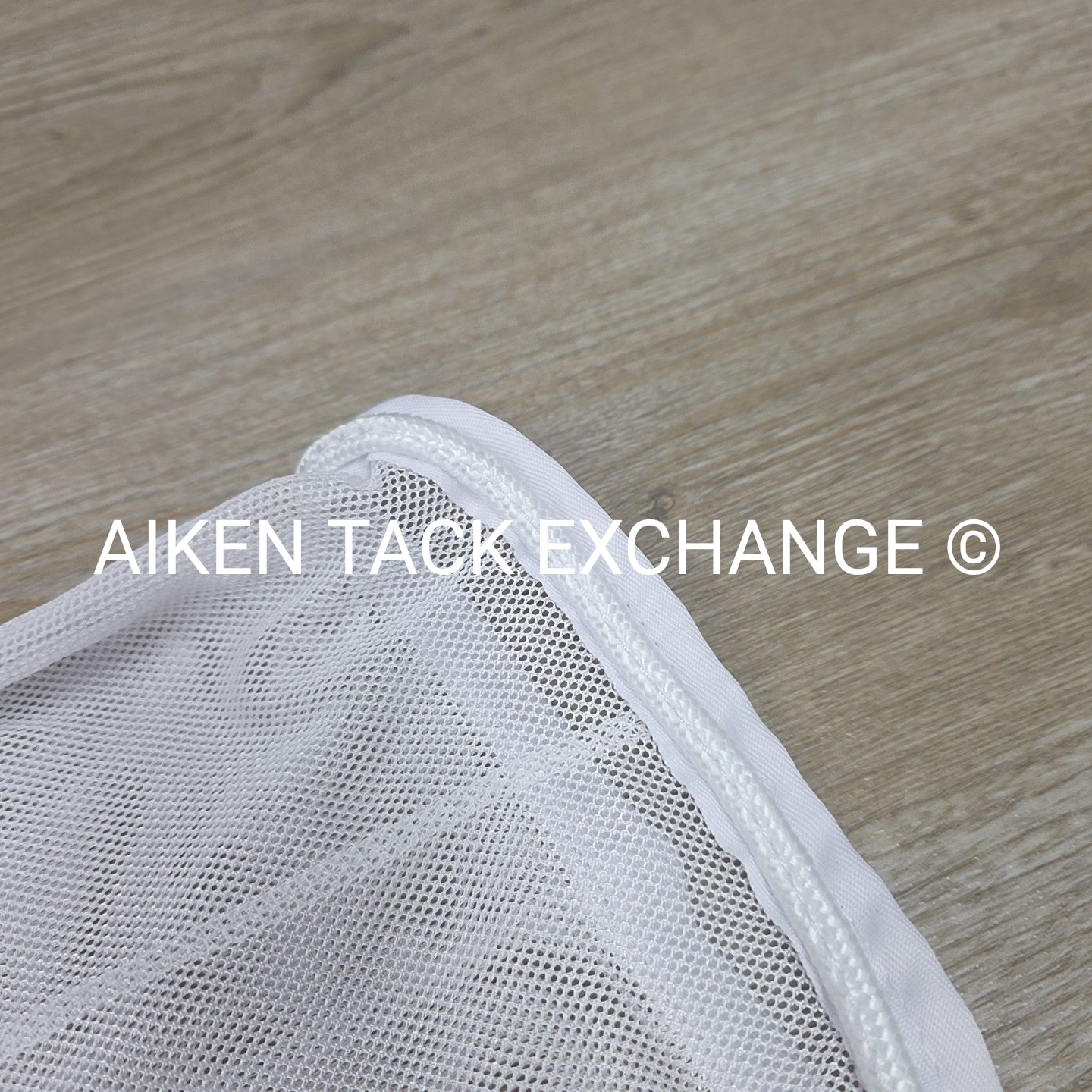 Fenwick Equestrian BodyGuard Mesh Cooler, White (has some marks) 62"