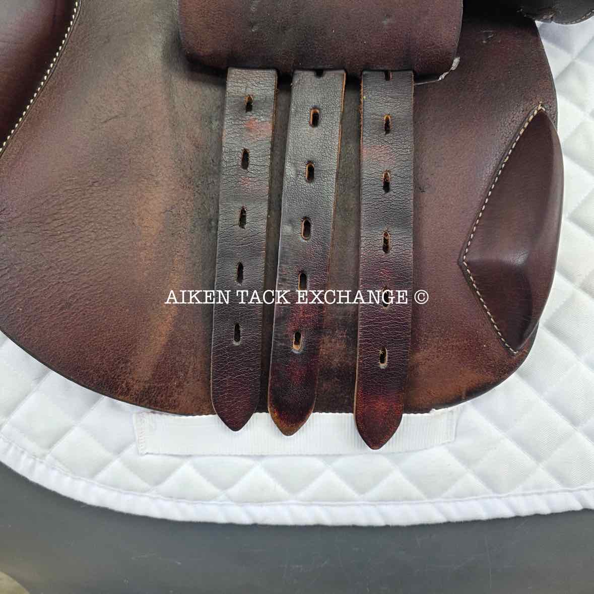 Circuit by Dover Saddlery Close Contact Jump Saddle, 17" Seat, Medium Tree, Foam Panels