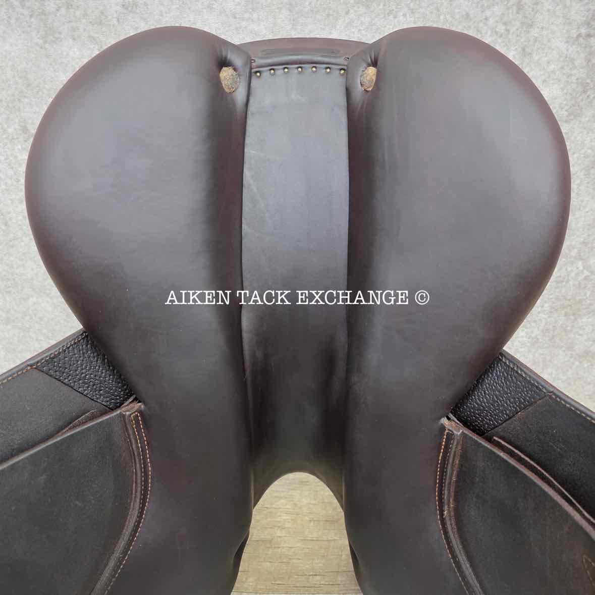 **SOLD** 2012 CWD SE02 Close Contact Jump Saddle, 17" Seat, 1C Flap, Medium Tree, Foam Panels