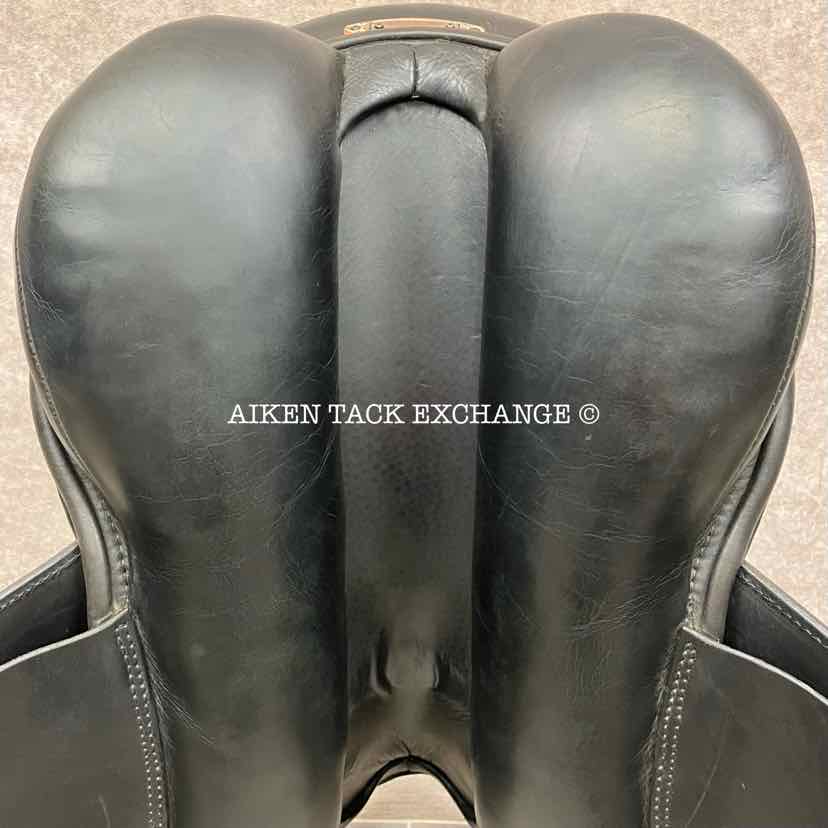 **SOLD** 2005 Stubben Maestoso Deluxe Dressage Saddle, 18" Seat, 32cm Tree - W/XW, Wool Flocked Panels