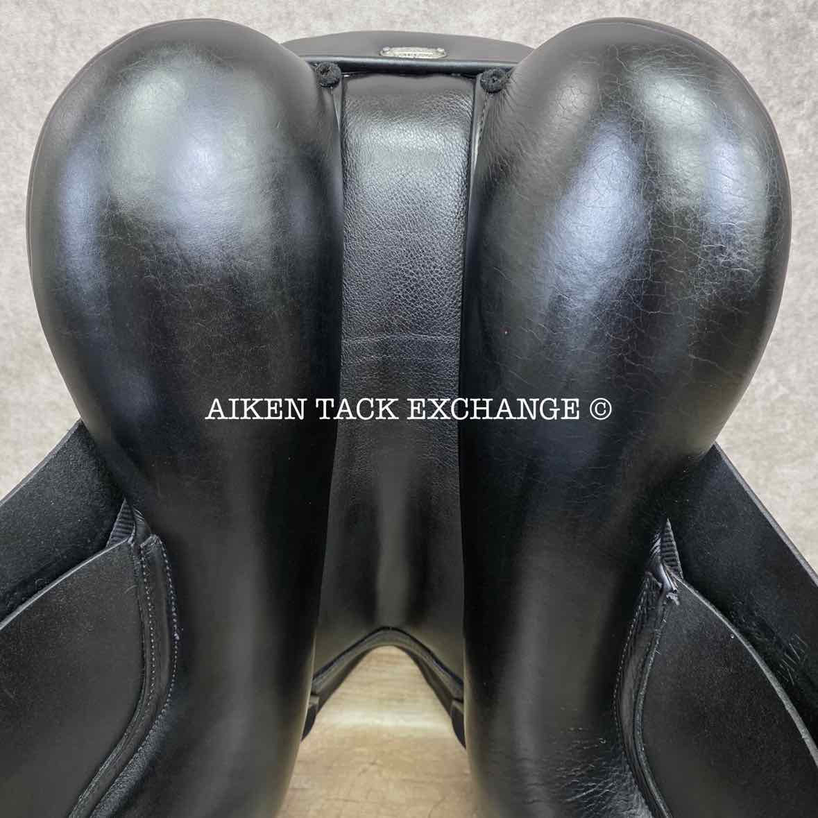 **SOLD** 2019 Fairfax Classic Cupped Flap Dressage Saddle, 17" Seat, Adjustable Tree - Changeable Gullet, Wool Flocked Panels